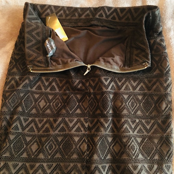 Bebe - lace skirt - Picture 3 of 4